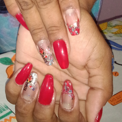 Imagem 1 de 1 de Unhas