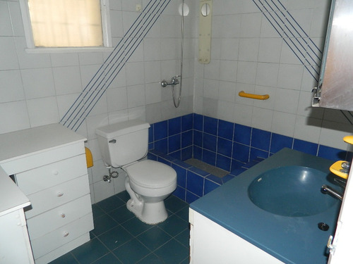 Perez Valenzuela, Metro Manuel Montt 4 Dorm 3 Baños