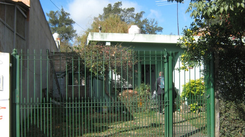 Casa En Venta En Burzaco