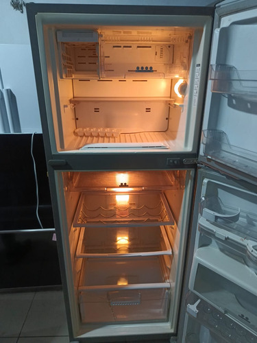 Heladera Whirlpool No Frost Acero (Usado)
