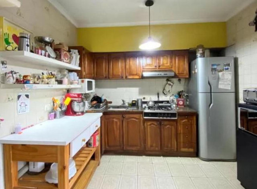 Casa En Venta - 4 Dormitorios 2 Baños - 170mts2 - Ramos Mejía