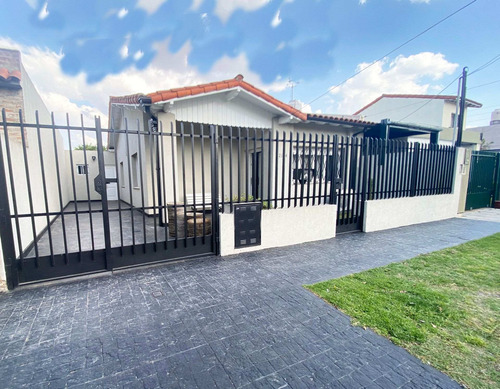 Imagen 28 de 30 de Venta Casa 4 Amb Hurlingham Quincho Parque Cochera