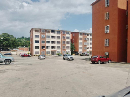 Apartamento En Venta. Urb.  Industrial Alvarenga Conjunto Residencial Santa Rosa, Charallave