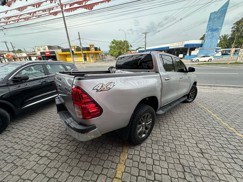 Toyota Hilux 2.8 SRX 4X4 CD 16V DIESEL 4P AUTOMÁTICO