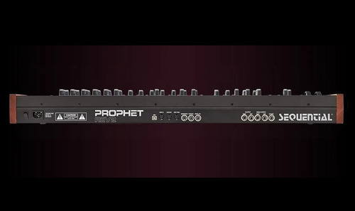 Sintetizador Sequential Prophet Rev2 De 8 Voces