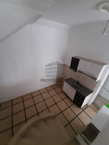 Imagen 7 de 12 de Gran Apartamento Estilo Casa En Aguada