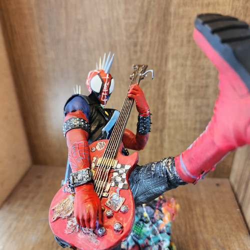 Spider-punk (aranhaverso) Hobie Brown Action Figure
