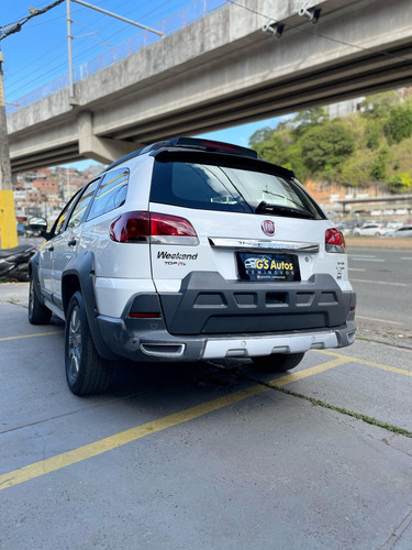 Fiat Palio Weekend Adventure