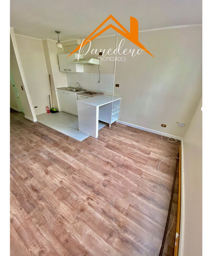 Depto En Av. Fermin Vivaceta Remodelado.