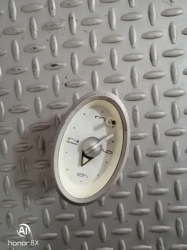 Pendule Horloge Jaune Pour Ford Ka (1996-1997) - Modèle 97KB15000 D'occasion - Vérifiez Bien Les Photos !