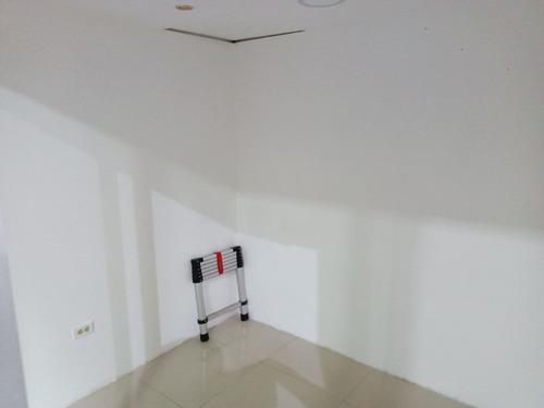 Local Comercial Cc Free Market, La Granja Naguanagua. Keivis V