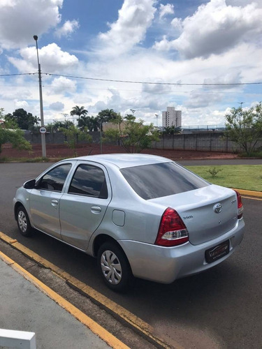 Imagem 5 de 10 de Toyota Etios 1.5 X Sedan 16v Flex 4p Manual