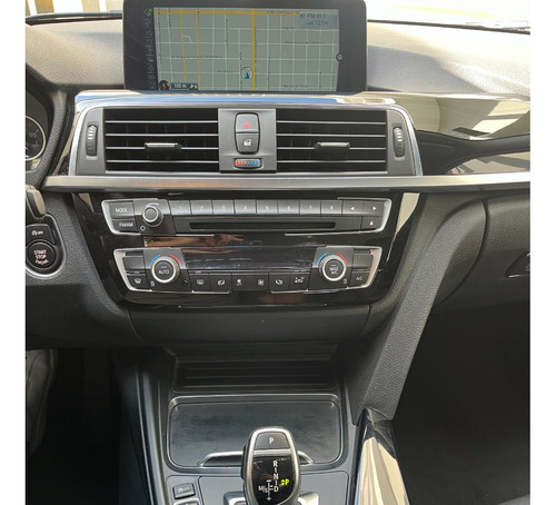 BMW Serie 3 3.0 330i Sedan Sport Line 252cv