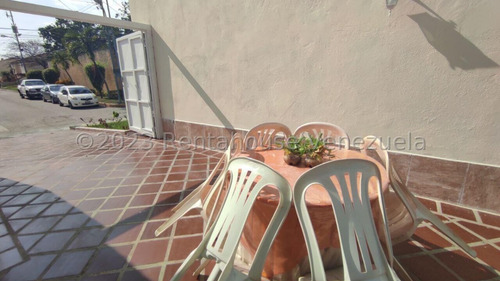 & Maria Luisa Mendoza Vende Hermosa Casa En Urbanizacion Privada De Cabudare Remodelada Con Seguridad Las 24 Horas Con Bellas Areas Comunes 2 5 7 2 9 3