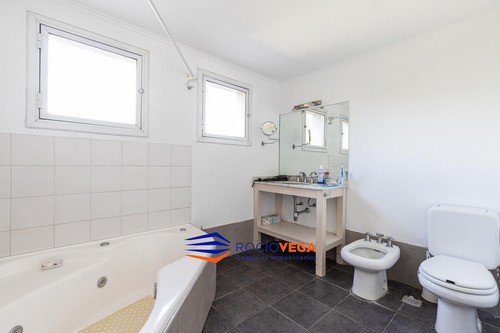 Casa En Venta Y Alquiler En Campos De Alvarez