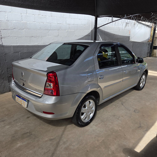 Renault Logan 1.6 16v Expression Hi-flex Aut. 4p