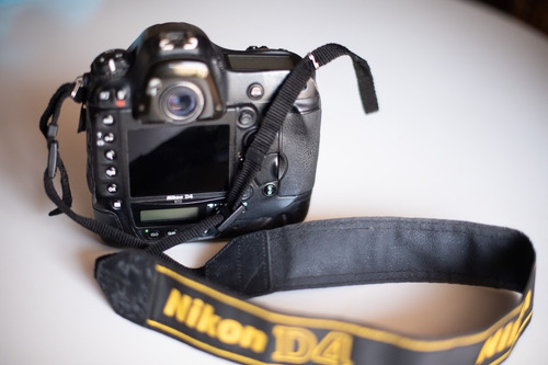 Nikon D4 Corpo