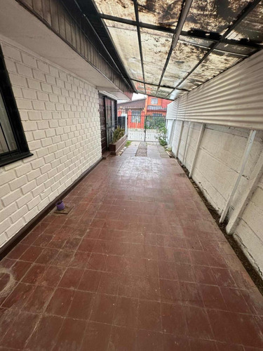 En Arriendo Amplia Casa De 6 Dormitorios Y 2 Baños