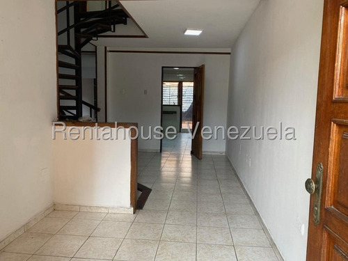Townhouse En Alquiler En La Granja Naguanagua Valgo Comodo Amplio Cocina Moderna