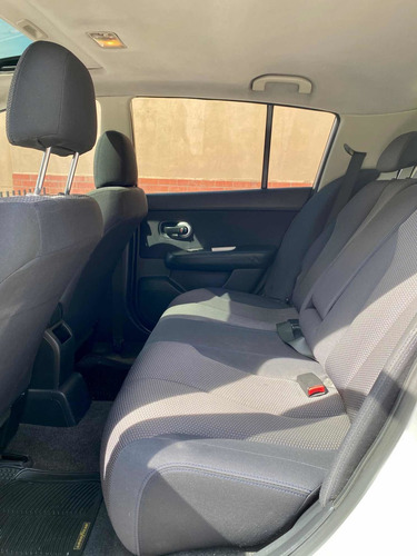 Nissan Tiida 2010 1.8 Premium 5 P