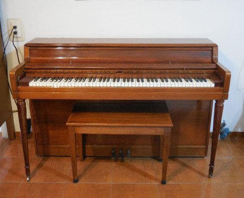Piano Wurlitzer Con Banquillo En Excelentes Condiciones (Usado)