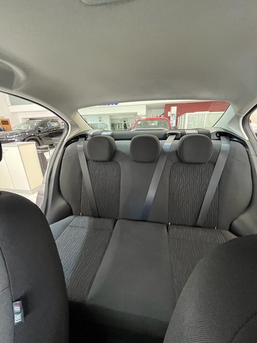 Imagen 17 de 24 de Fiat Cronos 2023 1.3 Gse Drive R