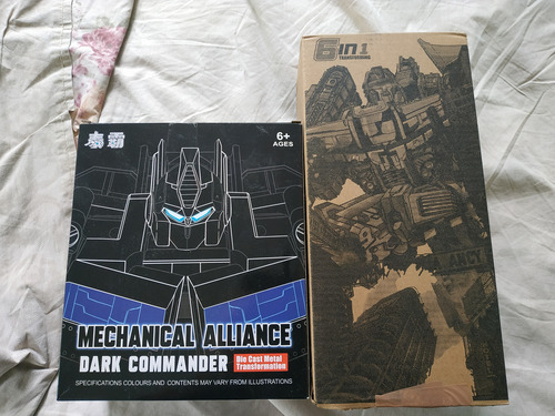 Figura Devastator Transformers + Nemesis Prime (Usado)
