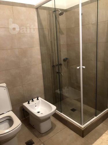 Imagen 12 de 29 de Venta Casa En El Cerro De Las Rosas, Moderna, Impecable De 3 Dormitorios Con Pileta Climatizada Y Calefacción Central.