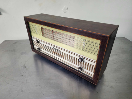 Rádio De Madeira Antigo Suzegani (Usado)