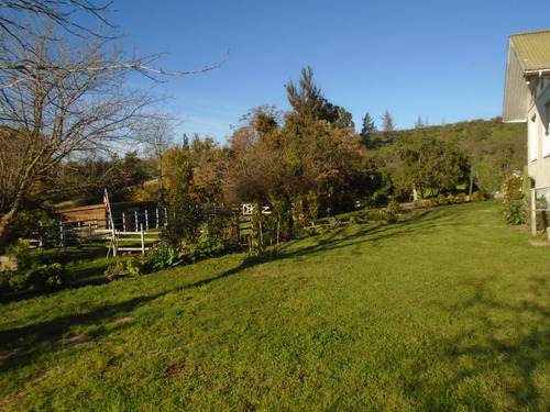 Parcela Con 2 Construcciones. Cercana Acceso Troncal Sur...