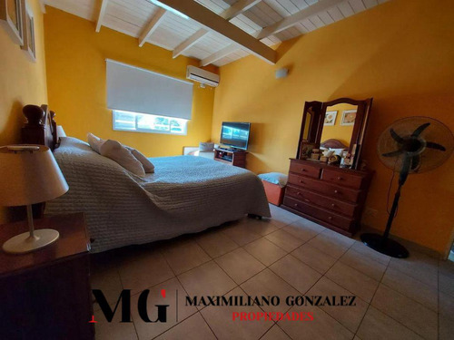 Casa En Venta, 5 Ambientes - El Trébol