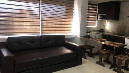 Luminoso Apartamento En Venta, Sector Costa Azul Ic-00539