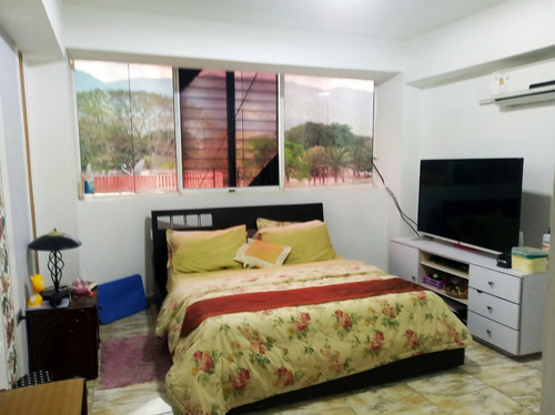 #*25-23039 Rent-a-house Le Presenta Este Acogedor Apartamento En Venta Con Espectaculares Vistas A Las Verdes Montañas De San Felipe , Yaracuy. Adelaida Armeya