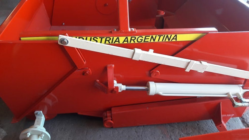 Imagen 10 de 18 de Pala De Arrastre El Ranchero Descarga Trasera R200