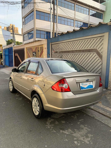 Imagem 5 de 10 de Ford Fiesta Sedan 2009 1.6 Fly Flex 4p 102 Hp