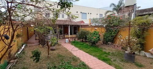 Oportunidad Venta Casa De 3 Ambientes Castelar, Acepta Permu