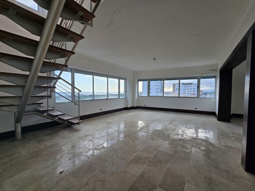 Penthouse En Venta En Los Cacicazgos, Santo Domingo Próximo A La Anacaona