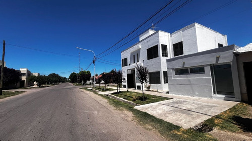 Venta Edificio En Tunuyan Con 4 Departamentos
