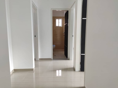 Venta De Apto Obra Blanca En Las Chimeneas Resd Montecarlo 60-02