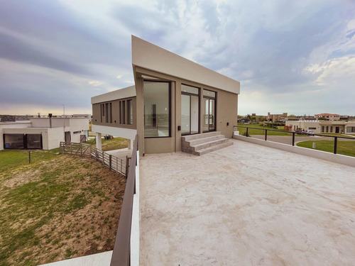 Casa En Venta | 3 Dorm | Area 11 | Barrio San Sebastian | Escobar