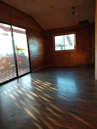 Casa En Venta De 5 Dorm. En Quillón
