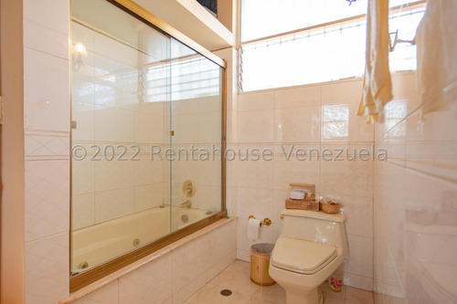 Stephany La Roche Casa En Venta En Santa Paula Mls #23-668