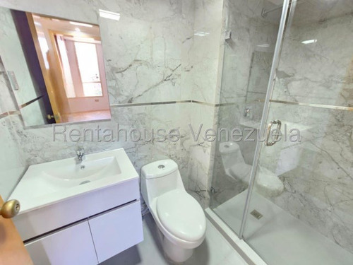 Cómodo Apartamento En Venta Urb. Base Aragua, Maracay, Con Conexión A Pozo, 25-12202 Mv
