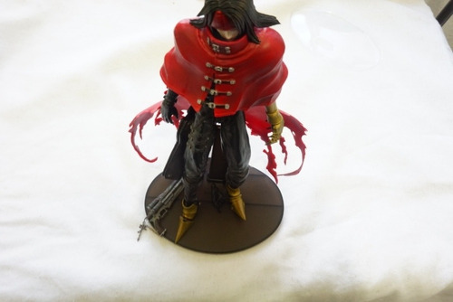 Final Fantasy Vii: Vincent Valentine Figura De Colección (Usado)