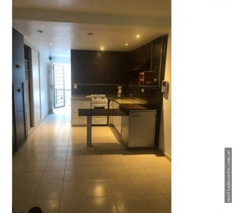 Inmueble En Block 2 Viviendas + 3 Locales
