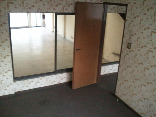 Imagen 14 de 20 de Local En Caseros 1717, Muy Vistoso, Casi 700 M2. Mixtura 4 Venta Con Renta