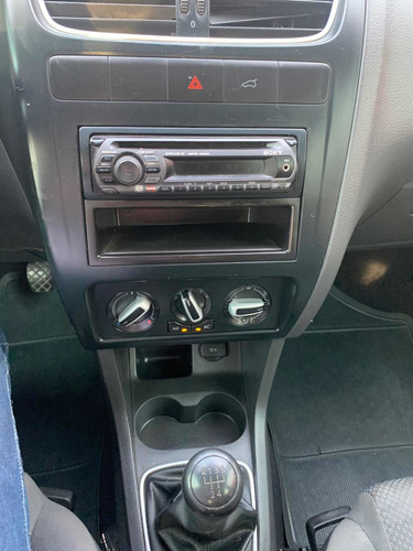 Imagem 14 de 15 de Volkswagen Fox 2013 1.6 Vht Total Flex 5p