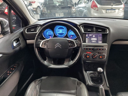 Imagen 16 de 18 de Citroën C4 Lounge 2017 1.6 Hdi 115 Feel Pack