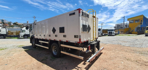 Imagem 5 de 8 de Vw 17230 Comboio Locação