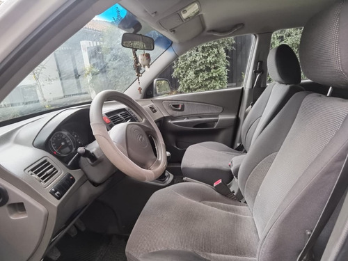 Imagen 10 de 15 de Hyundai Tucson 2.0 Gl 2wd